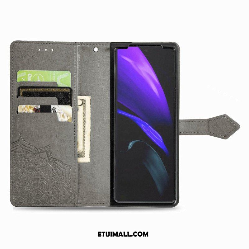 Etui Folio do Samsung Galaxy Z Fold 4 z Łańcuch Średniowieczna Mandala Z Paskami